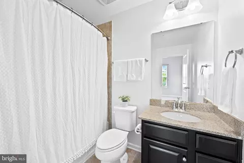 Bath - 842 Oldham St, Baltimore, MD 21224 photo 2 of 3