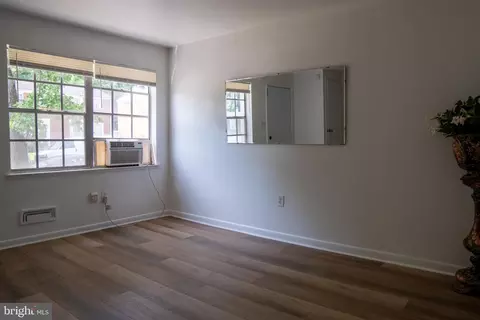 4766 Melbourne Rd, Baltimore, MD 21229 photo 4