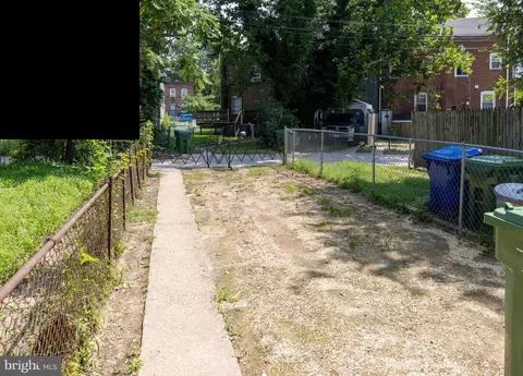Exterior - 2837 Round Rd, Baltimore, MD 21225 photo 3 of 4