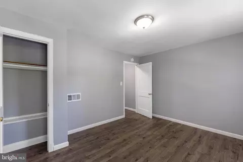 Entry Way - 2837 Round Rd, Baltimore, MD 21225 photo 4 of 7