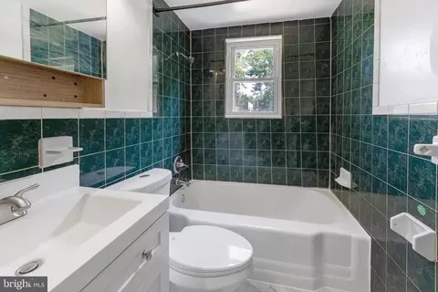 Bath - 2837 Round Rd, Baltimore, MD 21225 photo 1 of 1