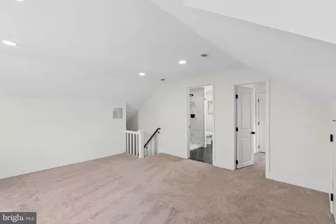 Entry Way - 6100 Glenoak Ave, Baltimore, MD 21214 photo 6 of 7