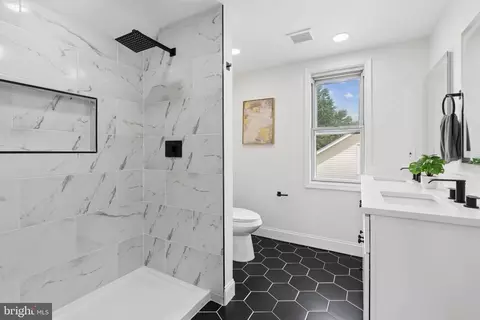 Bath - 6100 Glenoak Ave, Baltimore, MD 21214 photo 2 of 2