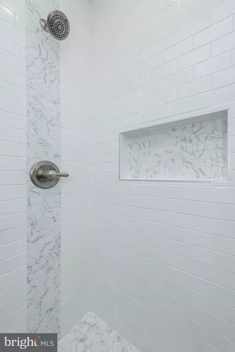 Bath - 836 Edmondson Ave, Baltimore, MD 21201 photo 2 of 7