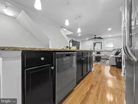 Entry Way - 4629 Dillon Pl, Baltimore, MD 21224 photo 1 of 3