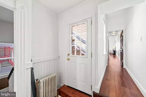 Entry Way - 2210 E Pratt St, Baltimore, MD 21231 photo 7 of 7