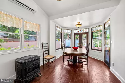 Dining - 2210 E Pratt St, Baltimore, MD 21231 photo 3 of 3