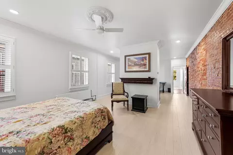 Bedroom - 2210 E Pratt St, Baltimore, MD 21231 photo 2 of 6