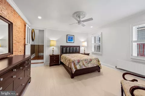 Bedroom - 2210 E Pratt St, Baltimore, MD 21231 photo 1 of 6