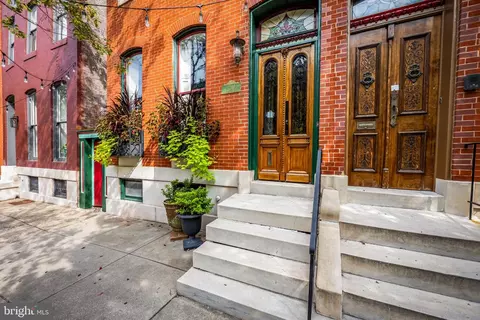 Exterior - 2210 E Pratt St, Baltimore, MD 21231 photo 2 of 8