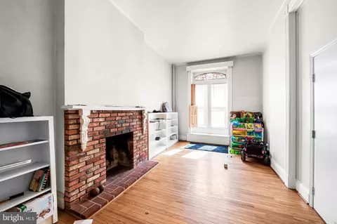 Living - Undisclosed, Baltimore, MD 21217 photo 1 of 5