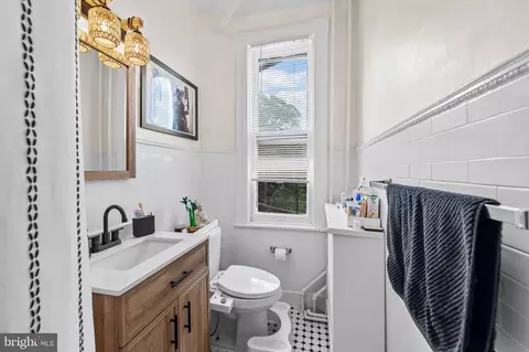 Bath - Undisclosed, Baltimore, MD 21217 photo 2 of 4