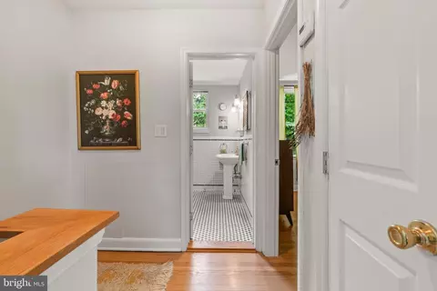 Entry Way - 5203 Falls Rd #11, Baltimore, MD 21210 photo 3 of 3