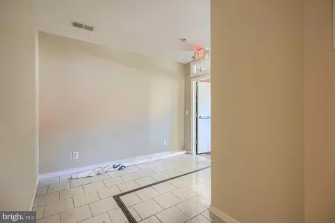 Entry Way - 316 S Broadway, Baltimore, MD 21231 photo 2 of 9