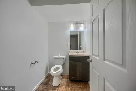 Entry Way - 316 S Broadway, Baltimore, MD 21231 photo 5 of 9