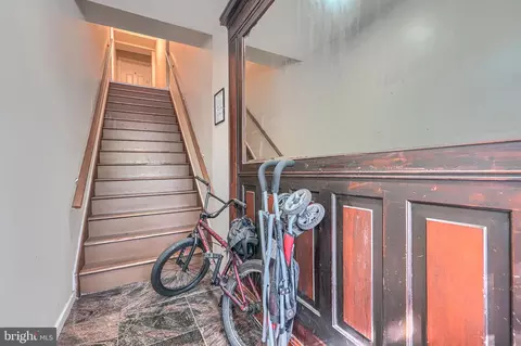 Entry Way - 316 S Broadway, Baltimore, MD 21231 photo 7 of 9