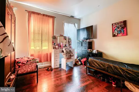 Bedroom - 316 S Broadway, Baltimore, MD 21231 photo 3 of 3