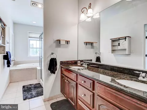Bath - 1319 Covington St, Baltimore, MD 21230 photo 4 of 5