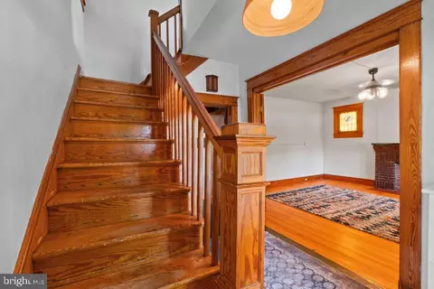 Entry Way - 5606 Hilltop Ave, Baltimore, MD 21206 photo 9 of 19