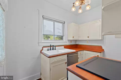 Kitchen - 5606 Hilltop Ave, Baltimore, MD 21206 photo 5 of 5