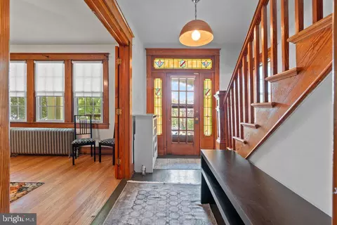 Entry Way - 5606 Hilltop Ave, Baltimore, MD 21206 photo 2 of 19