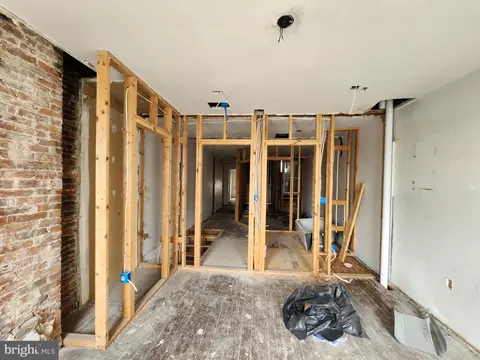 Entry Way - 2932 Greenmount Ave, Baltimore, MD 21218 photo 8 of 12