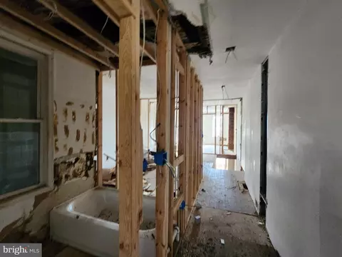 Entry Way - 2932 Greenmount Ave, Baltimore, MD 21218 photo 11 of 12