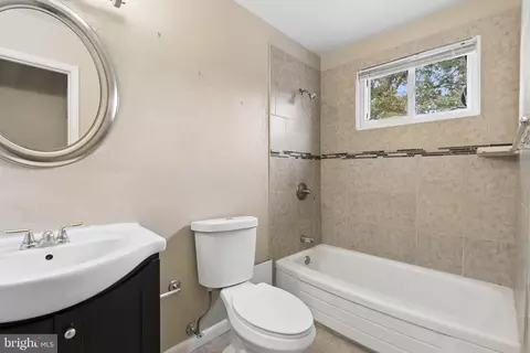 Bath - 6431 Walther Ave #E, Baltimore, MD 21206 photo 2 of 2