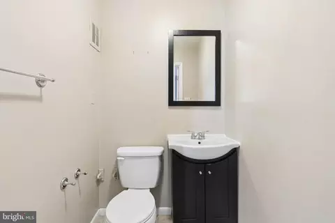 Bath - 6431 Walther Ave #E, Baltimore, MD 21206 photo 1 of 2