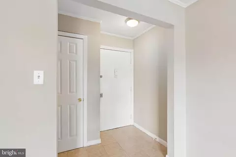 Entry Way - 6431 Walther Ave #E, Baltimore, MD 21206 photo 2 of 3