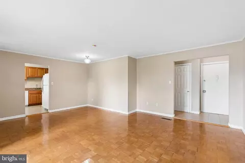 Living - 6431 Walther Ave #E, Baltimore, MD 21206 photo 2 of 4