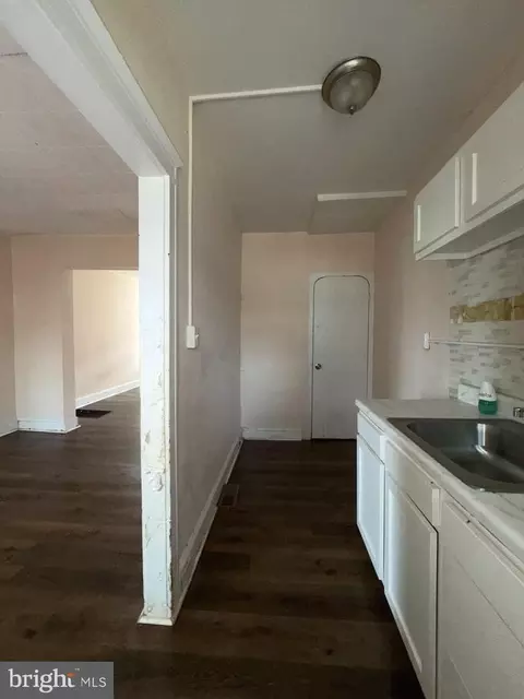 Entry Way - 3418 Elmora Ave, Baltimore, MD 21213 photo 2 of 4