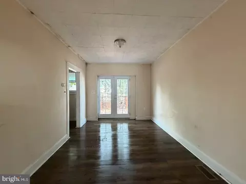 Living - 3418 Elmora Ave, Baltimore, MD 21213 photo 2 of 4