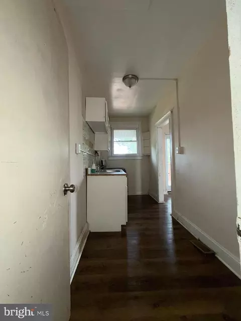 Entry Way - 3418 Elmora Ave, Baltimore, MD 21213 photo 3 of 4