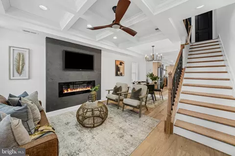 Entry Way - 700 Belgian Ave, Baltimore, MD 21218 photo 1 of 3
