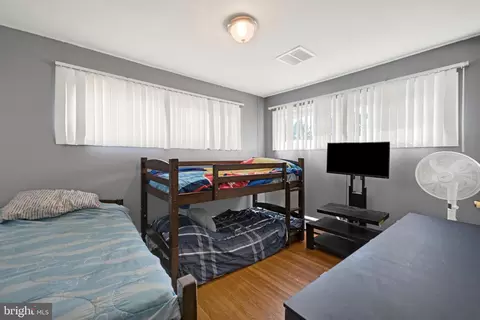 Bedroom - 5713 Anthony Ave, Baltimore, MD 21206 photo 3 of 6