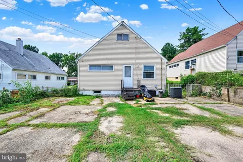 Exterior - 5713 Anthony Ave, Baltimore, MD 21206 photo 4 of 5