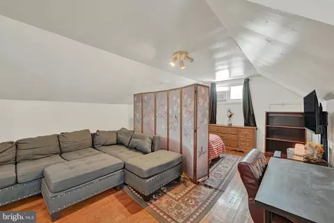 Bedroom - 5713 Anthony Ave, Baltimore, MD 21206 photo 4 of 6
