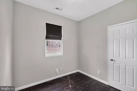 Entry Way - 2804 Ruscombe Ln, Baltimore, MD 21215 photo 12 of 19
