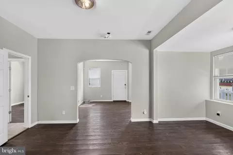 Entry Way - 2804 Ruscombe Ln, Baltimore, MD 21215 photo 7 of 19
