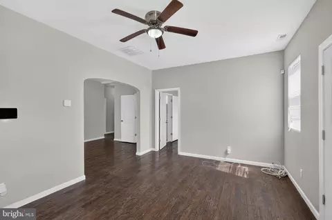 Entry Way - 2804 Ruscombe Ln, Baltimore, MD 21215 photo 6 of 19