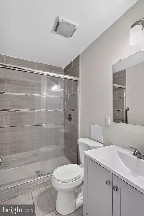 Bath - 2804 Ruscombe Ln, Baltimore, MD 21215 photo 1 of 3