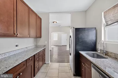 Entry Way - 2804 Ruscombe Ln, Baltimore, MD 21215 photo 3 of 19
