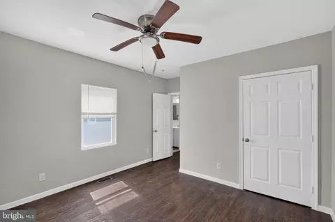 Entry Way - 2804 Ruscombe Ln, Baltimore, MD 21215 photo 14 of 19
