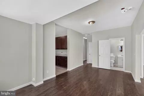 Entry Way - 2804 Ruscombe Ln, Baltimore, MD 21215 photo 8 of 19