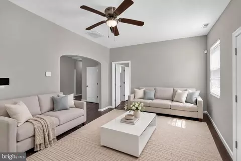 Entry Way - 2804 Ruscombe Ln, Baltimore, MD 21215 photo 5 of 19