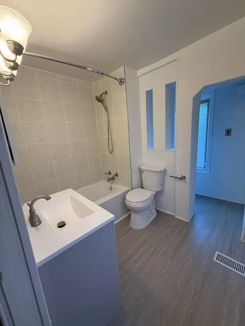 Bath - 1306 Marshall St, Baltimore, MD 21230 photo 2 of 2