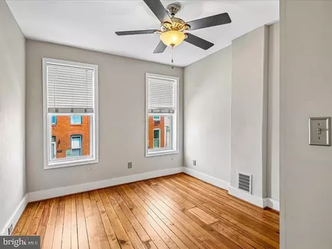 Bedroom - 1306 Marshall St, Baltimore, MD 21230 photo 4 of 6