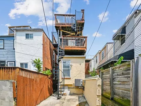 Exterior - 1306 Marshall St, Baltimore, MD 21230 photo 2 of 5