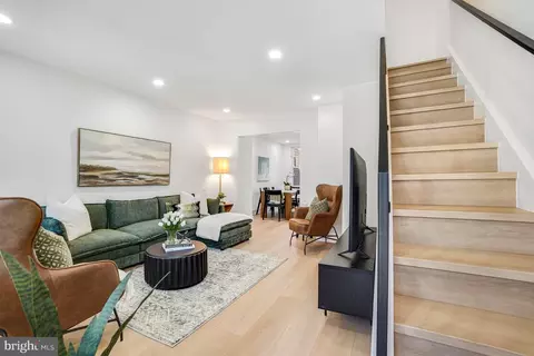Entry Way - 1237 Hull St #1, Baltimore, MD 21230 photo 1 of 4